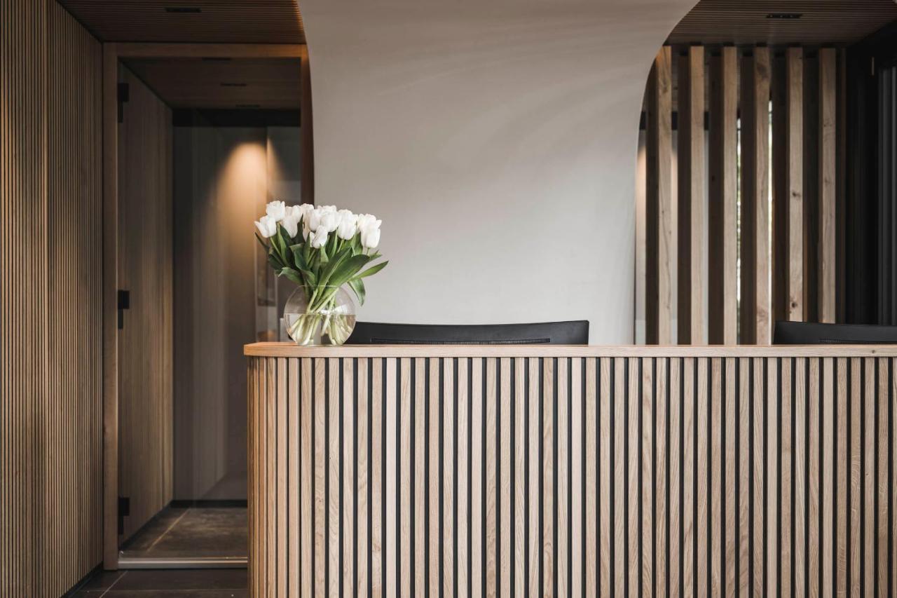 Somvita Suites Тироло Экстерьер фото