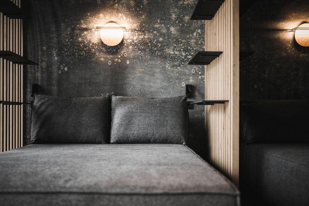 Somvita Suites Тироло Экстерьер фото