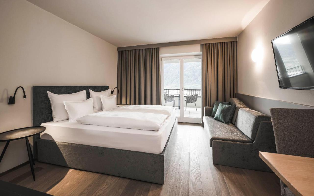 Somvita Suites Тироло Экстерьер фото