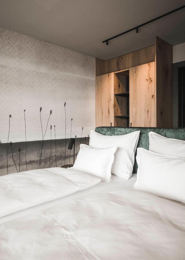 Somvita Suites Тироло Экстерьер фото