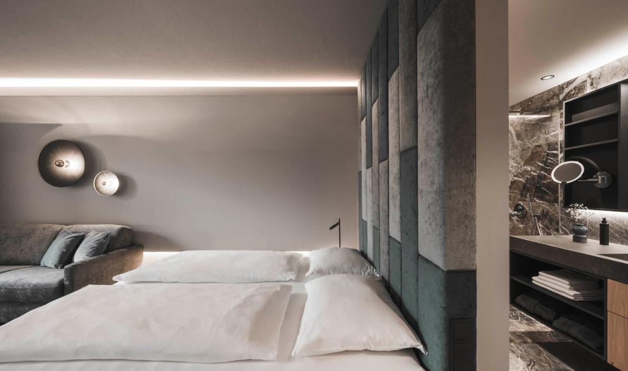 Somvita Suites Тироло Экстерьер фото