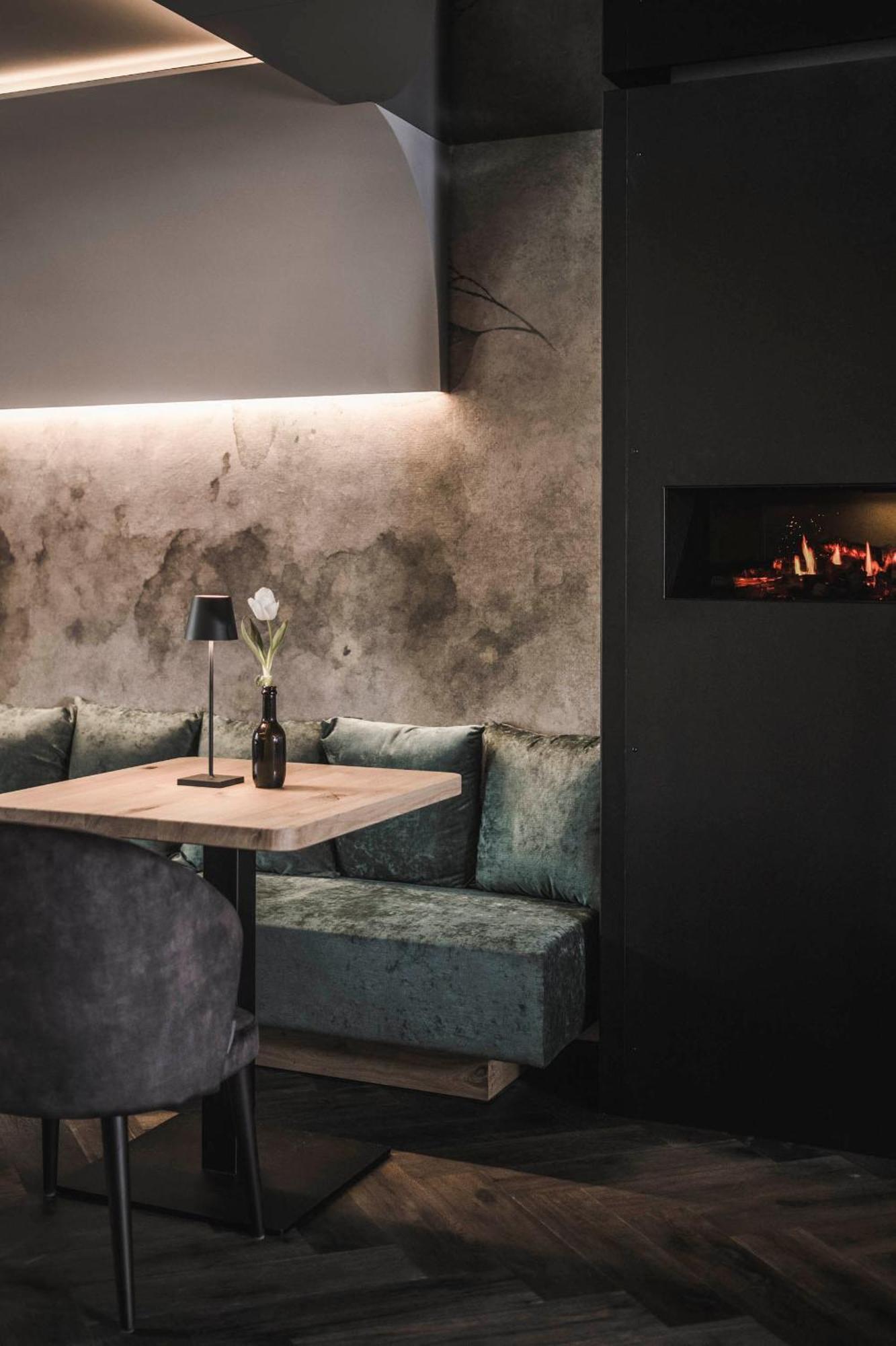 Somvita Suites Тироло Экстерьер фото