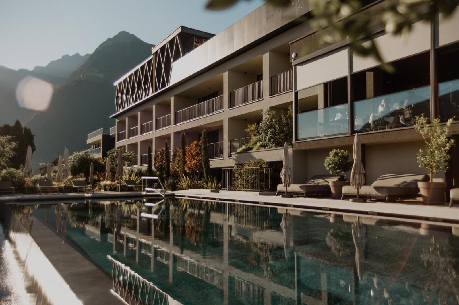 Somvita Suites Тироло Экстерьер фото